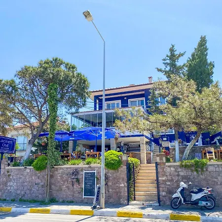 Lacivert Hotel Ayvalik