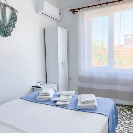 Lacivert Hotel 3*