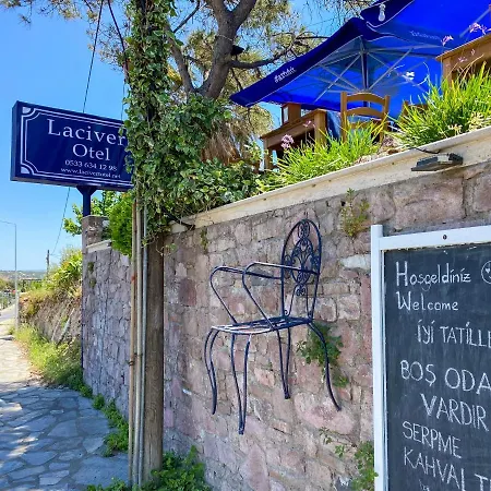 Lacivert 3* Ayvalik