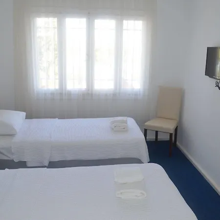 Lacivert 3* Ayvalik