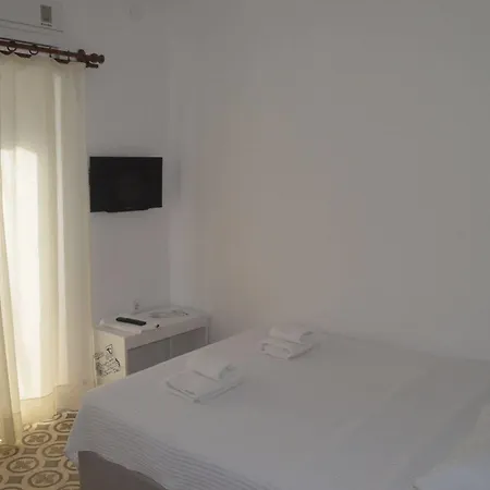 Lacivert Hotel 3*