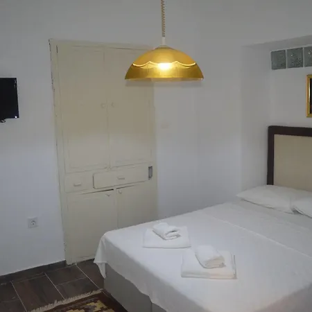 Lacivert Ayvalik