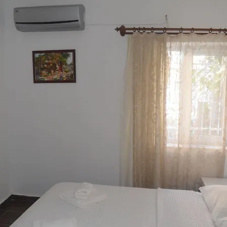 Lacivert Hotel 3*