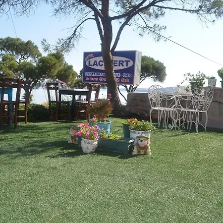 Lacivert 3* Ayvalik