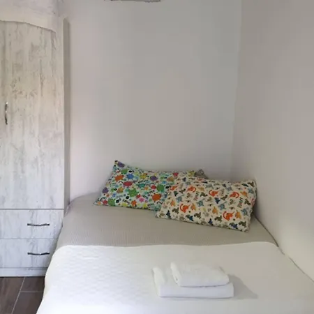 Lacivert Ayvalik