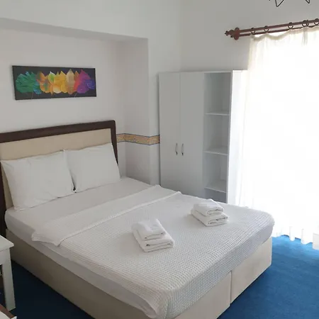 Lacivert Hotel